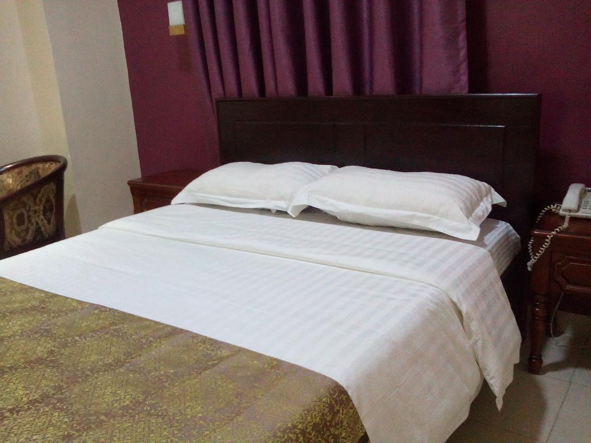 Diamonds Hotel Kampala Esterno foto