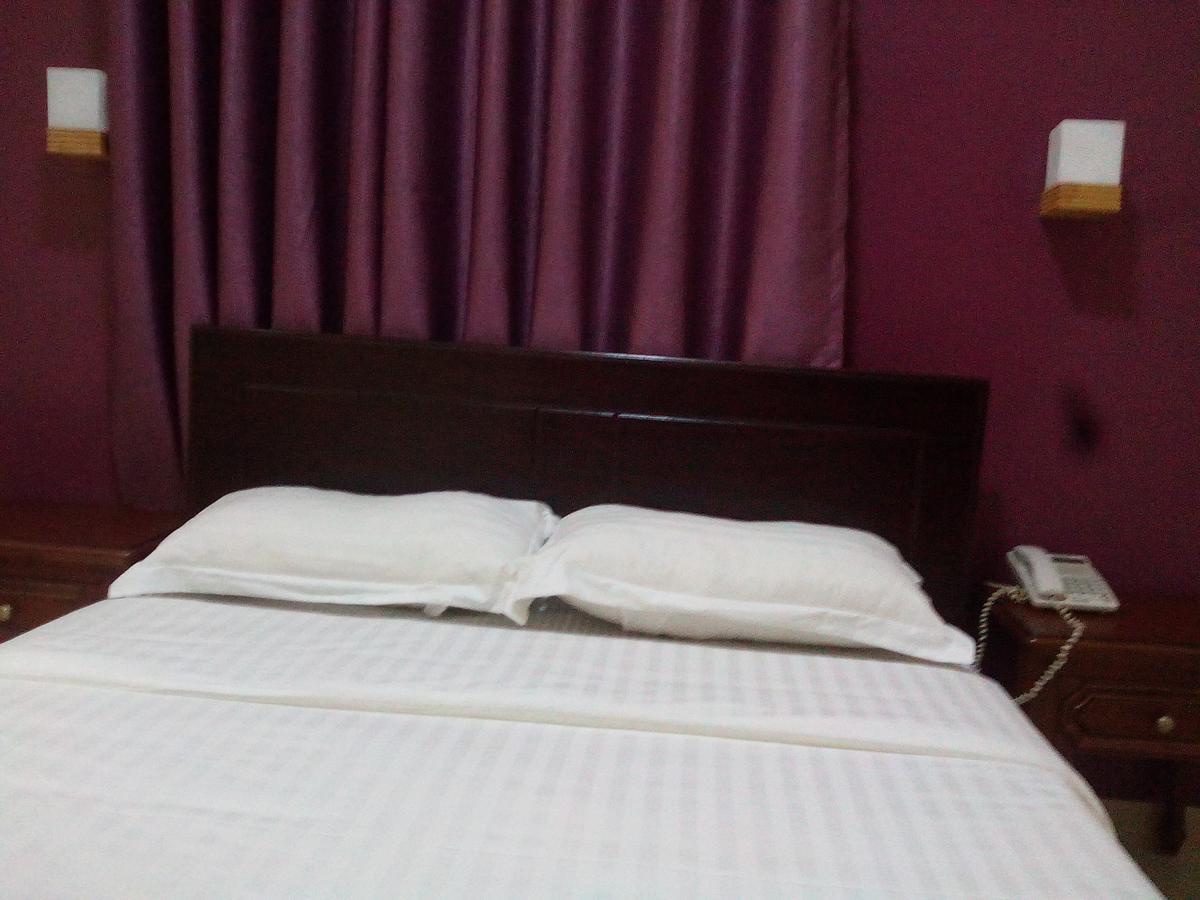 Diamonds Hotel Kampala Esterno foto