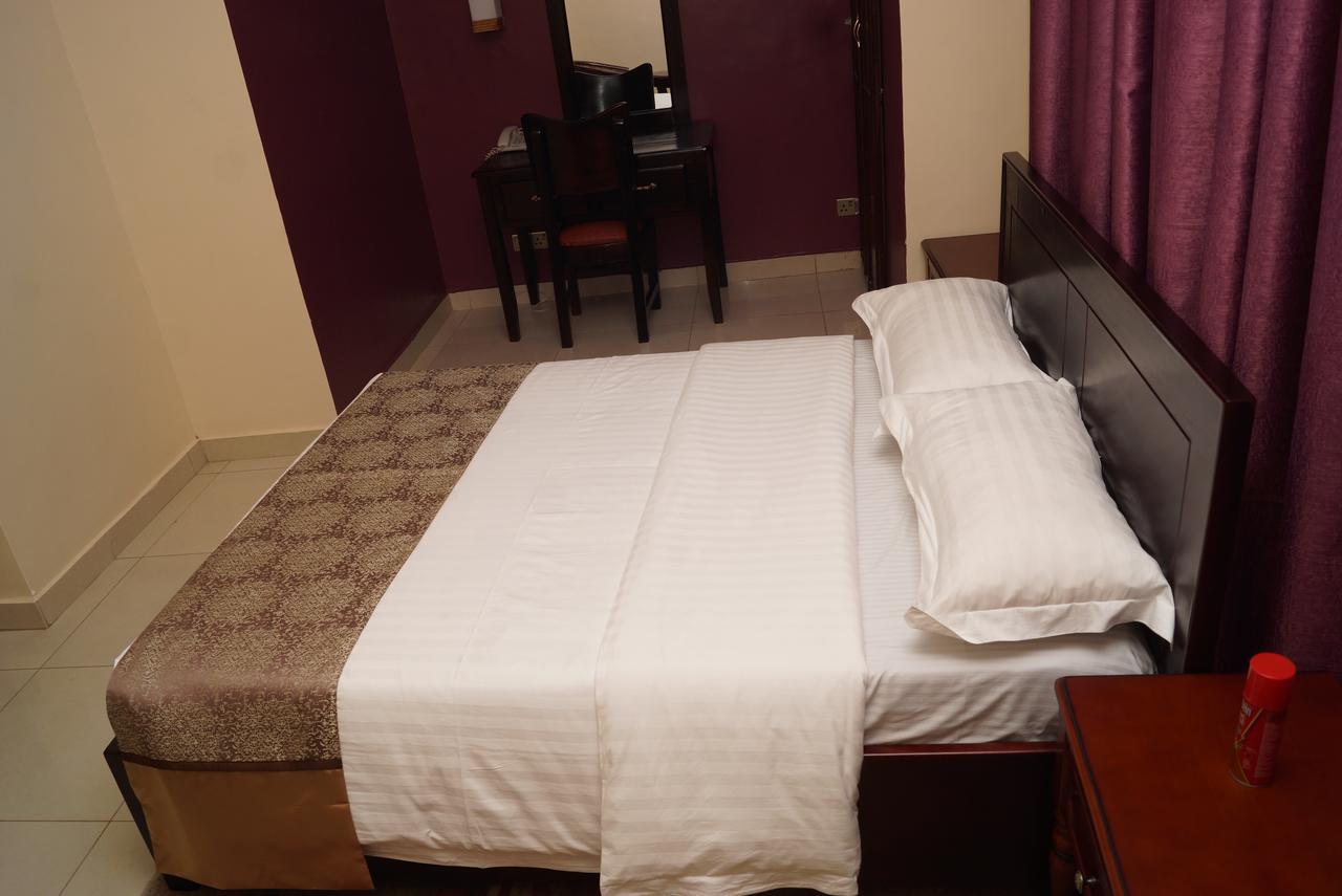 Diamonds Hotel Kampala Esterno foto