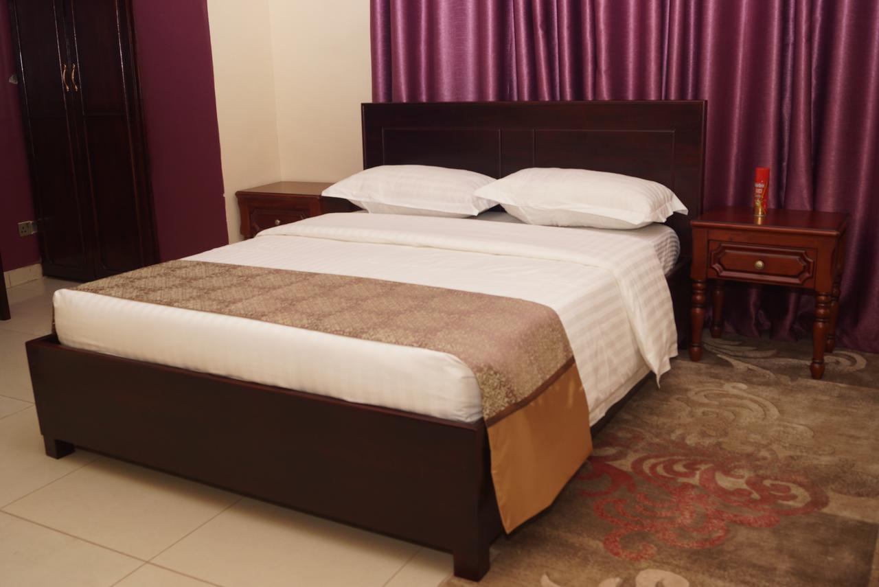 Diamonds Hotel Kampala Esterno foto