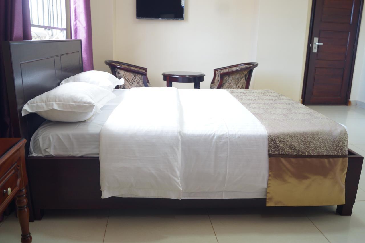 Diamonds Hotel Kampala Esterno foto