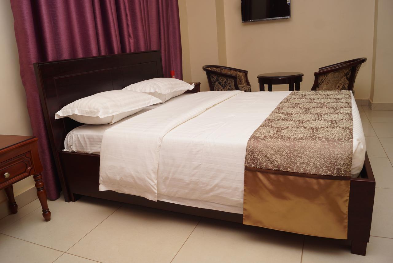 Diamonds Hotel Kampala Esterno foto