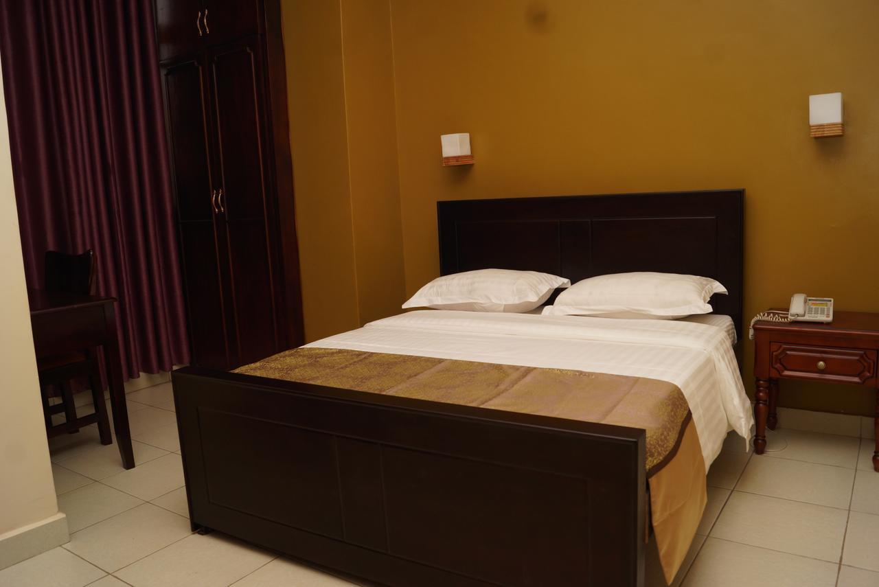 Diamonds Hotel Kampala Esterno foto