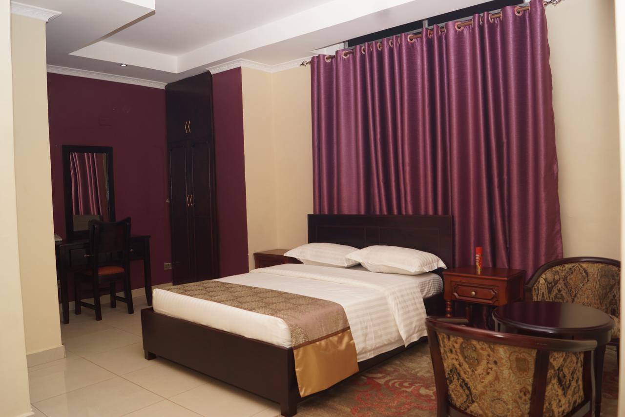 Diamonds Hotel Kampala Esterno foto