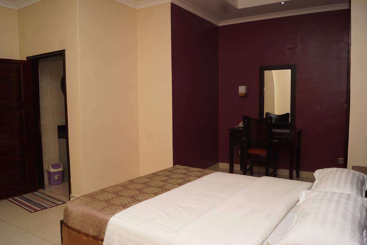 Diamonds Hotel Kampala Esterno foto