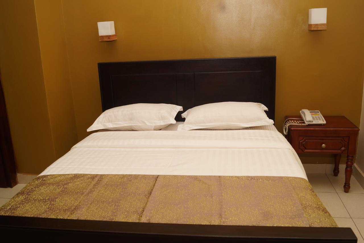 Diamonds Hotel Kampala Esterno foto