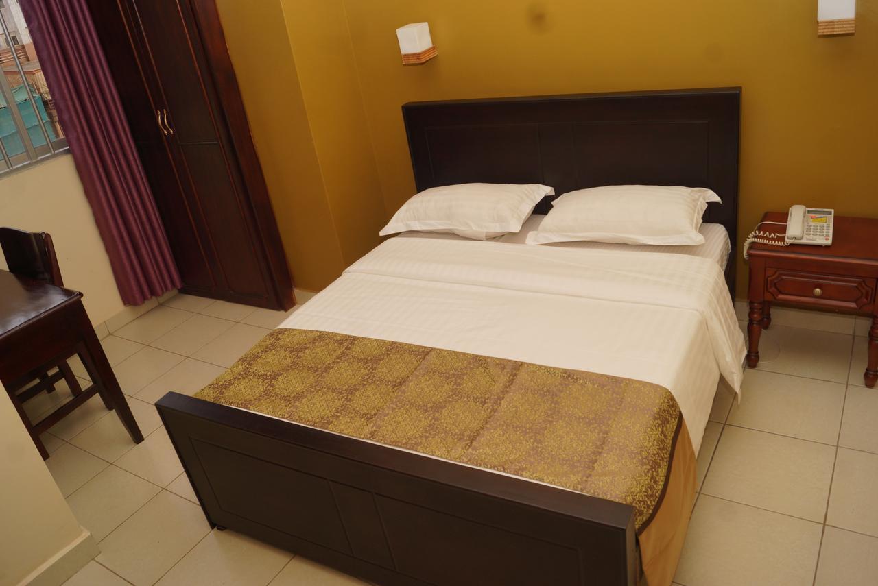 Diamonds Hotel Kampala Esterno foto