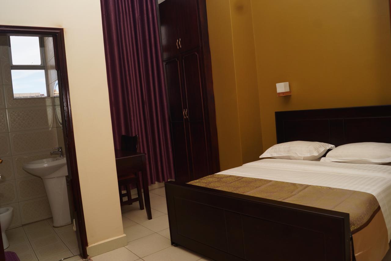 Diamonds Hotel Kampala Esterno foto