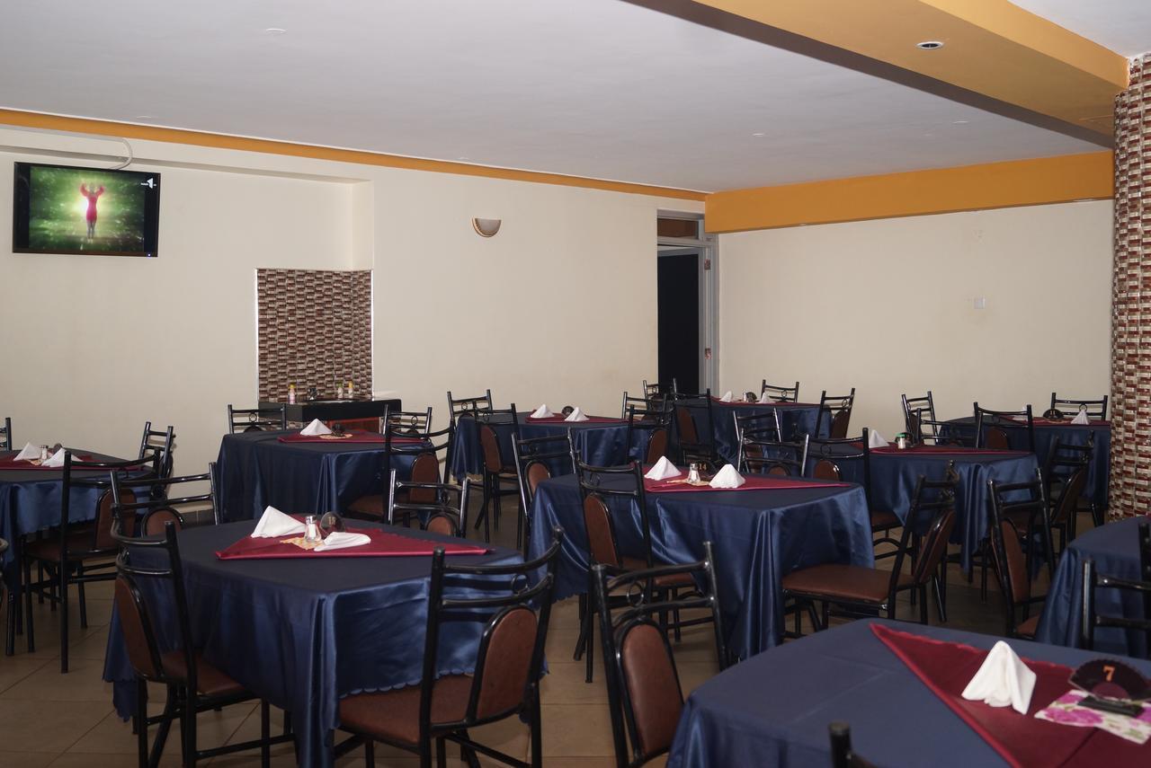 Diamonds Hotel Kampala Esterno foto