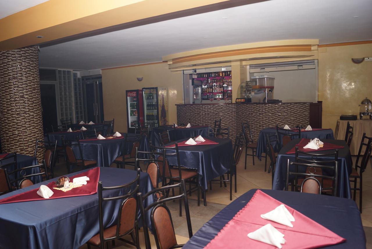 Diamonds Hotel Kampala Esterno foto