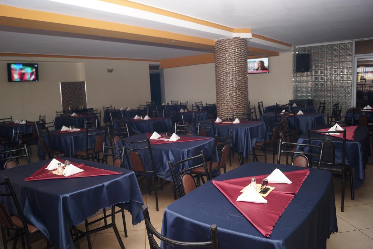 Diamonds Hotel Kampala Esterno foto