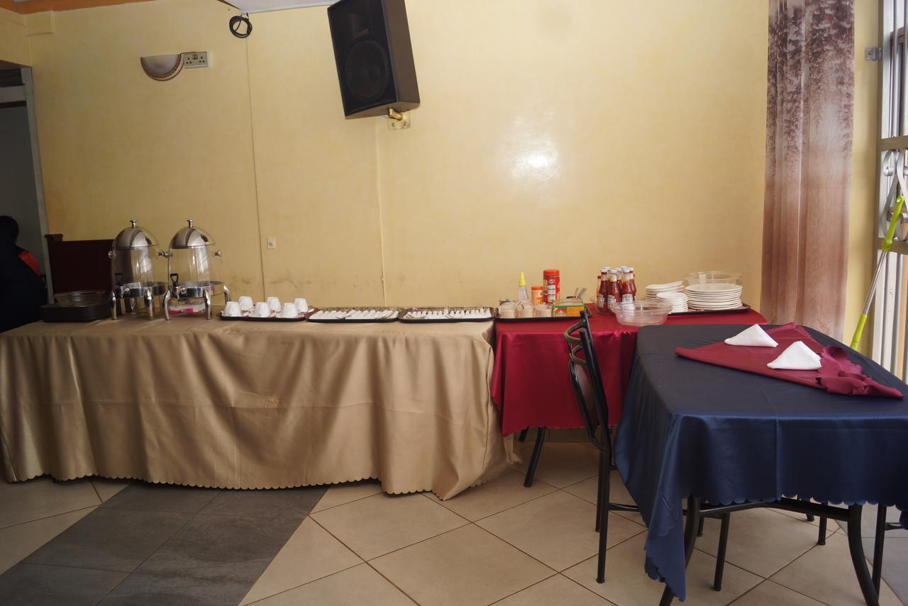 Diamonds Hotel Kampala Esterno foto
