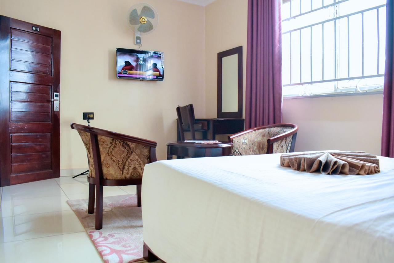 Diamonds Hotel Kampala Esterno foto