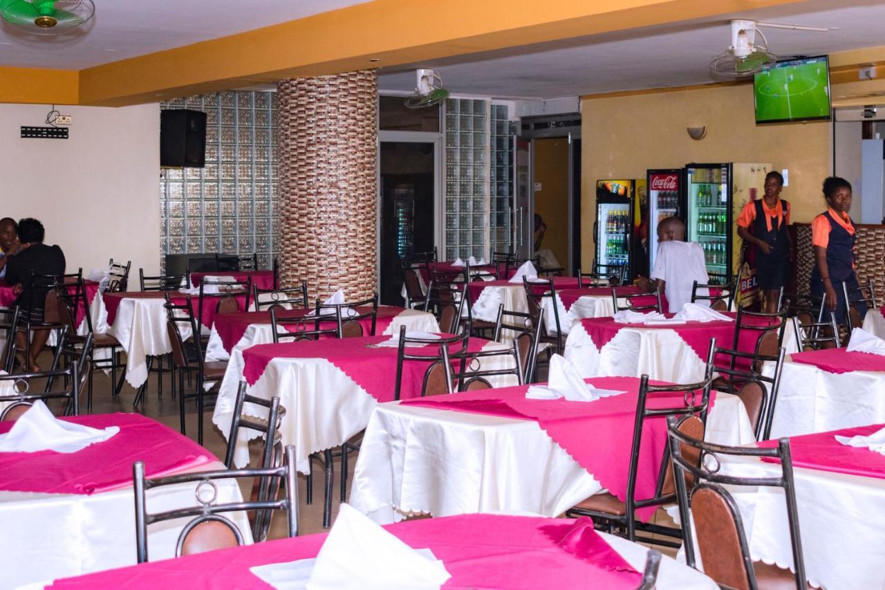 Diamonds Hotel Kampala Esterno foto