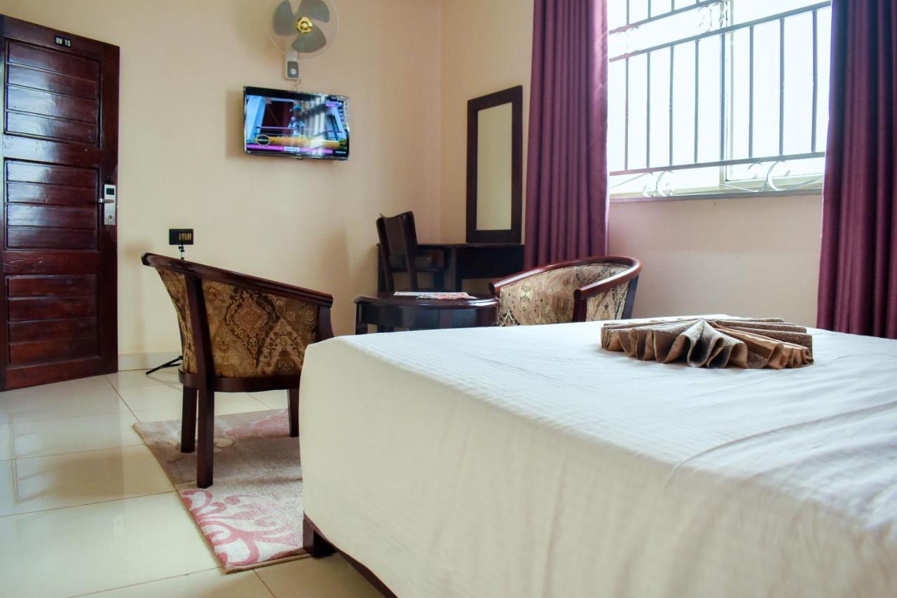 Diamonds Hotel Kampala Esterno foto