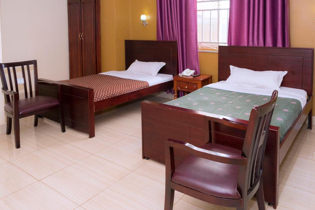 Diamonds Hotel Kampala Esterno foto