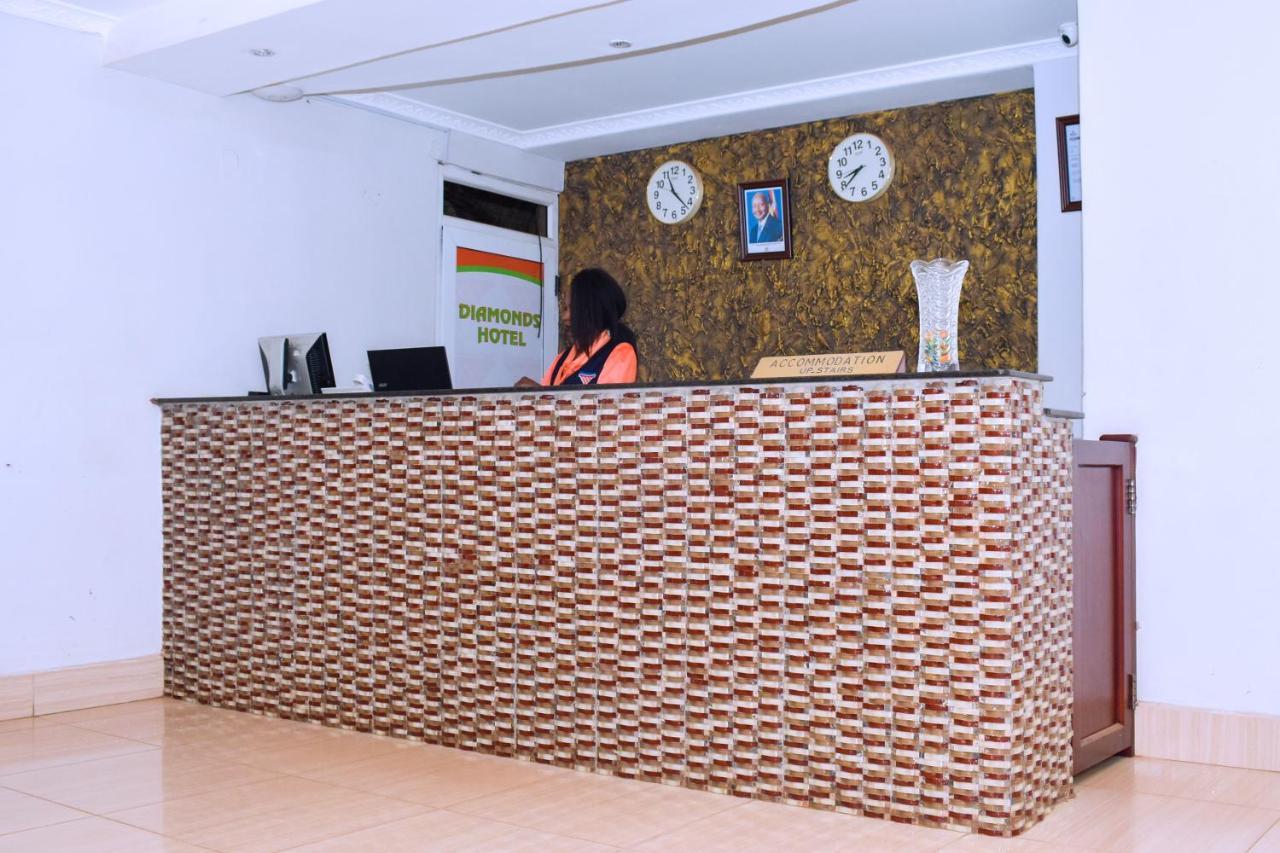 Diamonds Hotel Kampala Esterno foto